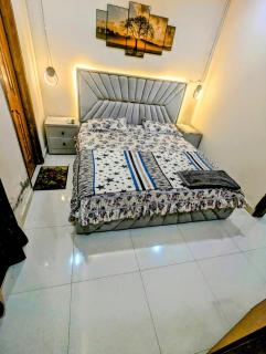 Executive Family Couple Friendly 1Bedroom Apartment Free wifi E11 Islamabad - 4
