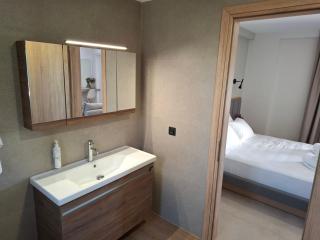 Aelia Luxury Apartments & Pool - 4