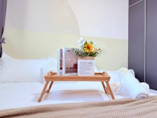 Perfect for Families & Larger Groups, KL MRT- M Vertica - 3