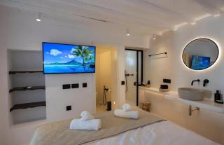 Yalos View Suite by Toy Mykonos - 1