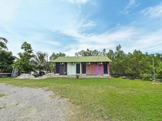 OYO 90708 D'kuala Waterfront Chalet & Boat Charters - 4