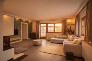 Villa mit Pool und Garten - 4