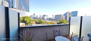 310 - Modern Loft 2 Bedroom Apartment with Big Balcony Swimming Pool Gym Parking - 1