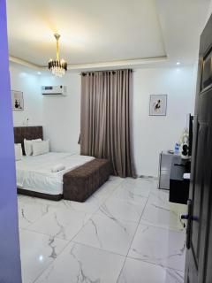 1BR Apartment in Gwarinpa, Abuja, 24hr Power, WIFI, PS5, Snooker, Table Tennis - 2