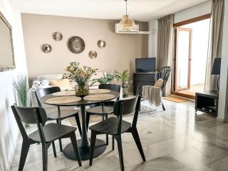 Elegant 2-bedroom apartment with beautiful views - 2