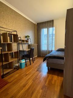 Duplex Atypique avec 5 Chambres Privées - 2