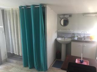 CHALET INDÉPENDANT CLIMATISÉ Pres Coutras Libourne et Saint EMILION 1 personne - 3