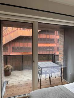 Exclusive Waterfront Luxury Apartment - 9