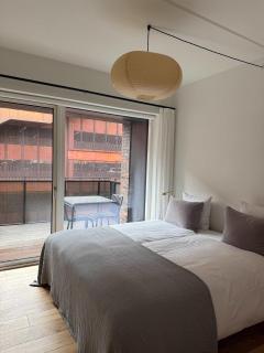 Exclusive Waterfront Luxury Apartment - 8