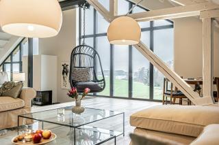 Traditional Architecture Meets Modern Design - 3