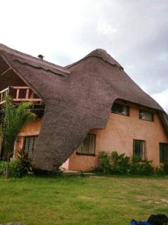 4 Bed Thatched Double Storey with pool No events or Parties - 2