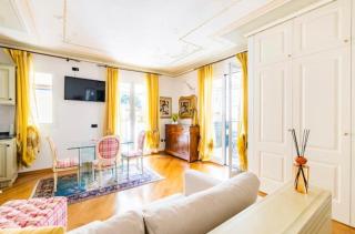 Bilocale affrescato con box privato & spiaggia a 150m - 1