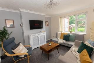 Luxurious 3 Bedroom Home Rotherham - 2