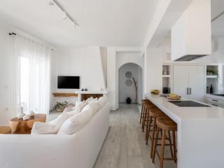 Lourdas White Villa - 7