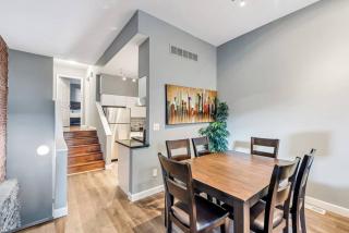 Settle into Soulard 6 Bedrooms 4 full baths - 7