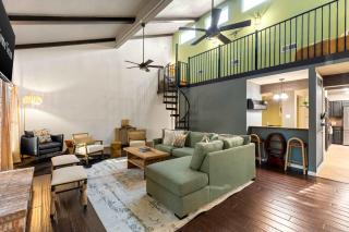 Ultimate Getaway Pool Game Room Sleeps 12 - 2