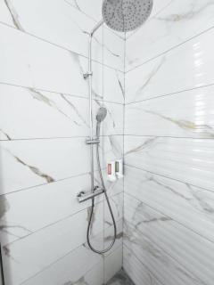 NEW 1BR Near Eagle Beach Sleeps 2 AC - 4