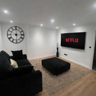 Modern Spacious Home Contractor Friendly LUXE - 0