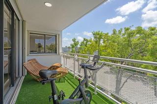 Waterfront Luxe Condo - Close to beach - 1
