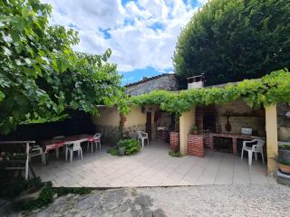 Mas du Tilleul « Sous La Tonnelle » - 7