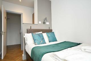 Convenient Central Manchester 2BED Flat w Security - 2