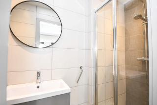 Convenient Central Manchester 2BED Flat w Security - 6