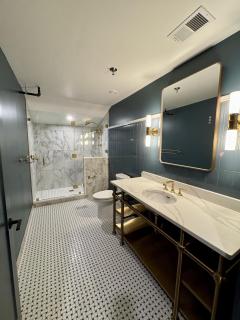 The Laurel Hotel - 7