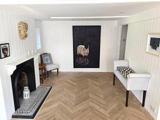 Interior designed 4 bed Country Cottage set in 3 acres with wood fired hot tub pool table and table tennis - 9