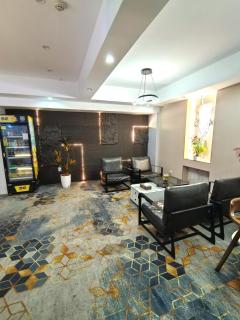 Infi Hotel Chongqing - 9