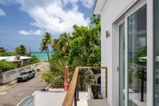 Villa de Playa Beachside Retreat with Balcony and Pool - 9