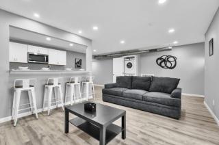 Cozy 2BR Escape close to Dining and Nightlife with WiFi - 0