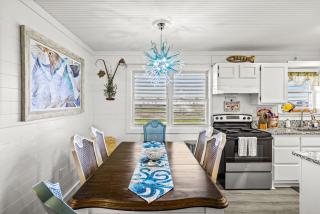 King Bed Private BBQ Grill Bunk Room Tropical Vibes - 5