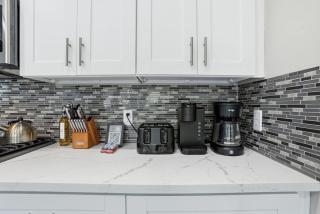 O14B Single-Story 2BR Townhome with King Beds Private Gym - 1