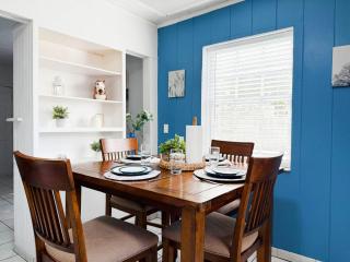 Cozy Home Near MIA, Coral Gables and Brickell - 3