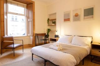 Traditional 2 Bedroom, Stirling. - 8