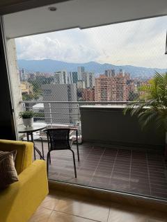 Studio apartment in El Poblado next to Oviedo Mall - 3