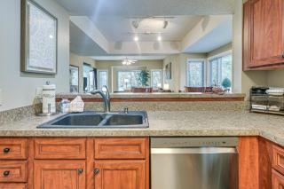 Golf Course Home with Balcony in North Myrtle Beach! - 4