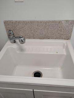 Gated 1 King BedRoom 1 Bath Apt with Full Kitchen 127 - 3