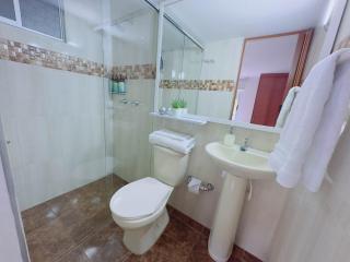 King size bed-Families-FIOS 900 Mbps- Pinar Suba - 4