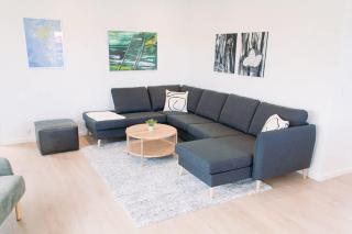 5 BR - 3,5 Bathroom - 13 Guest Villa in Torshavn - 9