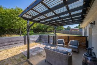 Modern Updates, Country Charm & Spacious Yard - 6