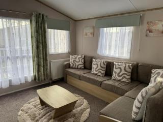 Homely Caravan With Outside Decking At Broadland Sands Ref 20319Bs - 9