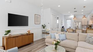 The Little Blue Beach House by AvantStay - 4