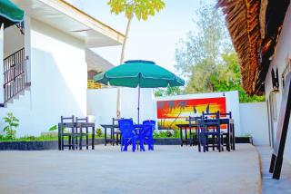 G's Apartments and Café Bar - 5