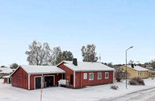 House in a quiet location with a garage - 4