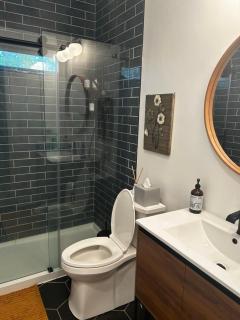 Modern Island Cabin - 6