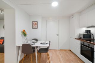 Cozy Aurora View Apartments - Entire 3-Bedroom Fully Furnished Near City Centre - 3