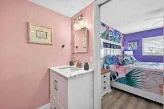 Coastal Fabulous Condo 5 Miles from the BEACH - 3