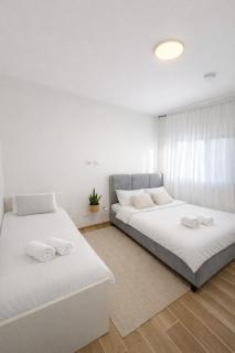 נוף לחרמון דפנה - 9