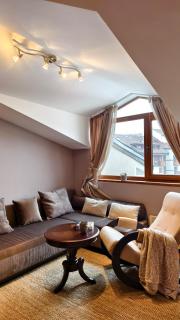 Cozy Stylish 2-bedroom apt near ski road, 5min to Gondola & bars - 2